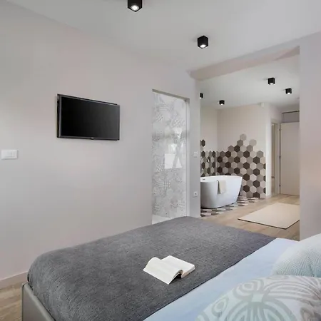 Luxury With Pool Gianno Visnjan